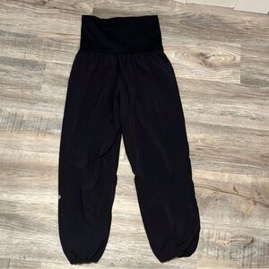 Elegant Black Women's Cropped Pants Lululemon size 8